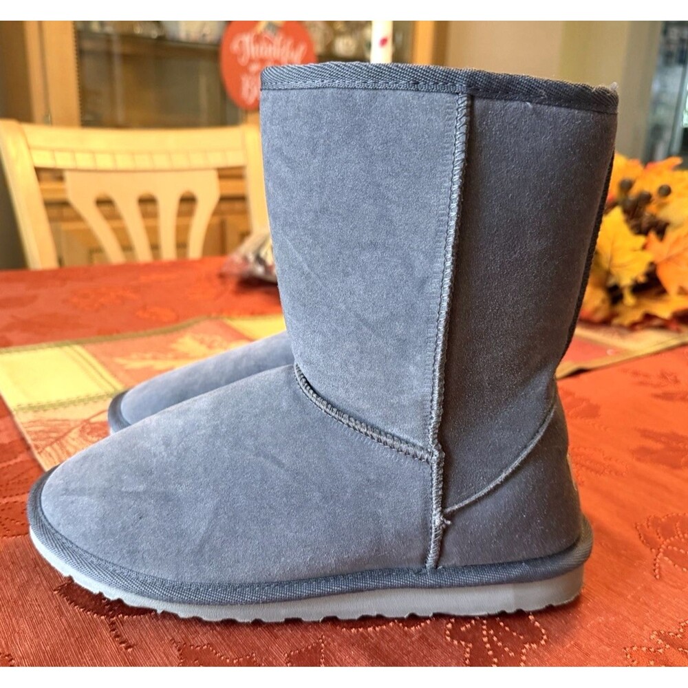UGG Classic Short II Gray Suede Fur Lined Boots Womens Size 10